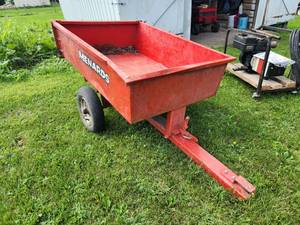lot 17 image: Pull-Behind Garden Cart