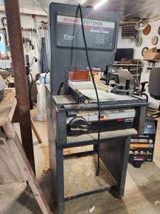 lot 20 image: Craftsman 12 Band Saw with Cabinet 113.247310
