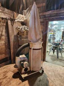 lot 31 image: Jet DC-1100 1.5-HP 30 Dust Collection System (with ducting)