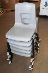 lot 31 image: 5 School Table Chairs on Wheels -Gray