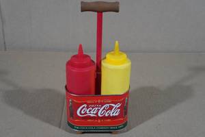 lot 56 image: Vintage Style Diner Coca-Cola Condiment Tray