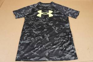lot 111 image: Under Armor Youth T-Shirt -XLarge