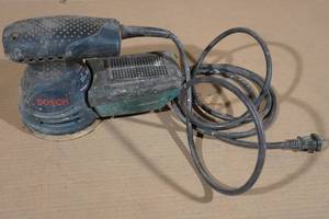lot 124 image: Bosch ROS20VS Random Orbit Sander