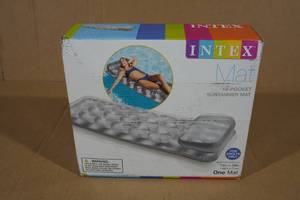 lot 146 image: Intex 18-Pocket Suntanner Mat