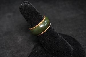 lot 180 image: 14K Yellow Gold Jade Band