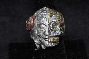 lot 188 image: Sterling Silver LadySkull Ring with Accents