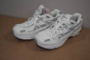 lot 203 image: Vionic Womens 23Walk Shoes -Size 10