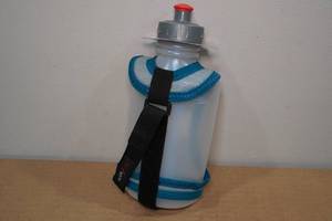 lot 204 image: Ultraspire Handheld Water Bottle