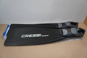 lot 231 image: Cressi Gara 2000HF Free Diving Fins -4445 9.511