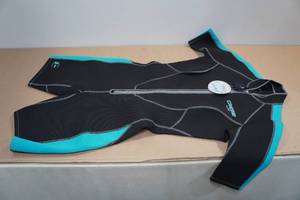 lot 235 image: Cressi Lido Womens 2mm Wetsuit -L4