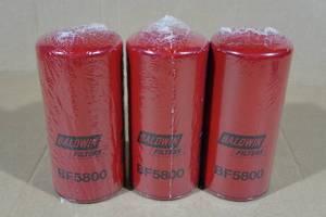 lot 239 image: 3 Baldwin BF5800 Spin-on Fuel Filters