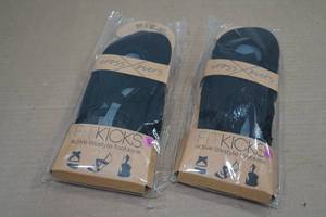 lot 287 image: 2 Cross Overs Womens Fitkicks -Small