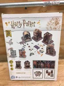 lot 81 image: Harry Potter Diagon Alley 3D Puzzle