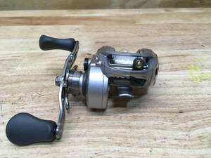 lot 34 image: Offshore Angler Inshore Extreme Baitcast Reel Model # INX10HA