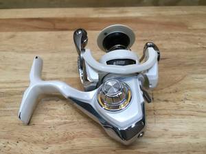 lot 36 image: Bass Pro Shops Johnny Morris Carbonlite 2.0 Spinning Reel Model # JCT1500 (Retail $79.99)