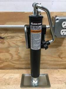 lot 111 image: Ultra-Tow Snap Ring Top Wing Swivel Jack Model # 113360