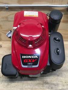 lot 3 image: Honda GXV Series Vertical OHV Engine Model # GXV160