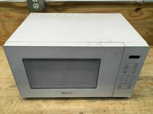 lot 130 image: Magic Chef Microwave Model # HMM1110W