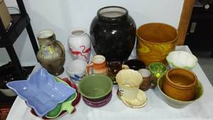 lot 128 image: Ceramic Dcor And More