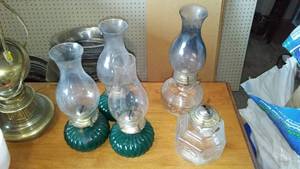 lot 425 image: Oil Lamps (5)