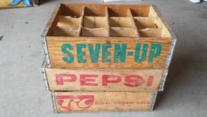 lot 433 image: 7UP Pepsi RC Wood Crates