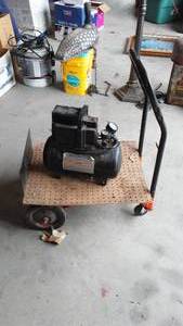 lot 364 image: 2 Gallon Air Tank and 2 Wheel Dolly