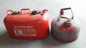 lot 377 image: Evinrude Gas Can and More.
