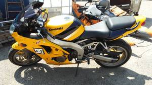 lot 1 image: 2001 Kawasaki Motorcycle ZX600J
