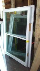 lot 14 image: LINDSAY SLIDER WINDOW - 59 x 41.