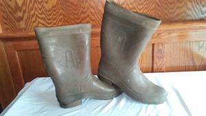 lot 89 image: Water Boots