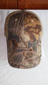 lot 92 image: New Camo Hats (6).