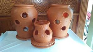 lot 146 image: Strawberry Planters (3)