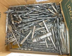 lot 70 image: Large group of drill bits - probably 100 of them