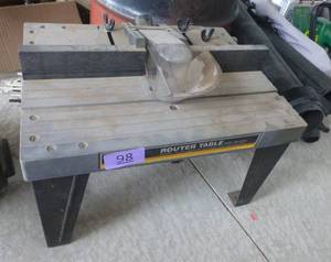 lot 98 image: Router table