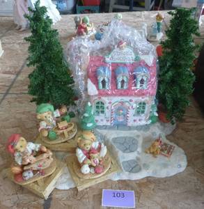 lot 103 image: Cherished Teddies Santas Workshop - comes in original boxes