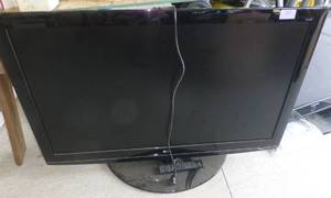 lot 117 image: LG 47 inch flat screen tv in working condition