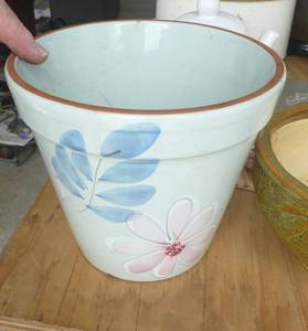 lot 121 image: 3 Clay pottery planters and a group of garden animals
