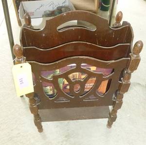 lot 141 image: Antique magazine rack and history of Green Giant