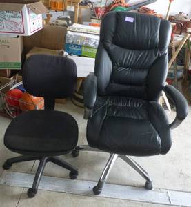 lot 178 image: Two office chairs on wheels