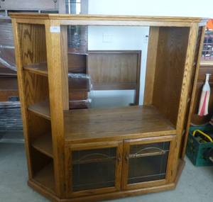 lot 181 image: Very Nice TV cabinet with storage on the side and below and is on wheels for easy moving
