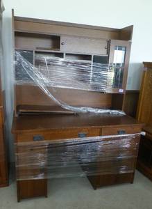 lot 183 image: Nice desk with storage