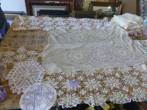 lot 201 image: This lot has 4 large dresser scarves, some doilies and arm covers