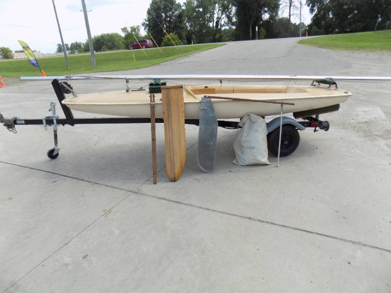 lot 3 image: 1976 Reed Sail Boat