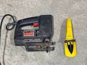 lot 9 image: Skil 4235 Jigsaw & Oil Can Spout