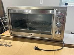 lot 10 image: Oster Bake, Broil, Toast Turbo Oven