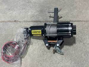 lot 14 image: Brand New Champion 4700lb Winch with Cables & Remote