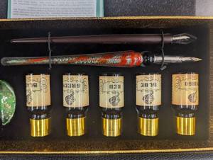 lot 3 image: LA 3 - Daveliou Calligraphy Set