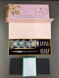 lot 4 image: LA 3 - Davelion Calligraphy Pen Set with Inks and Nibs