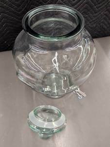 lot 11 image: MI 1 - Glass Beverage Dispenser with Spigot and Lid