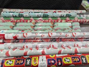 lot 28 image: MN 2 - Lot of Assorted Christmas Wrapping Paper Rolls